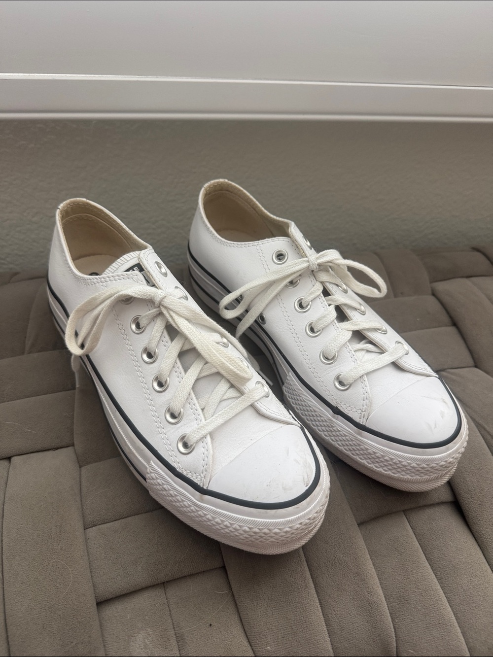 Converse leather platform women's 7.5